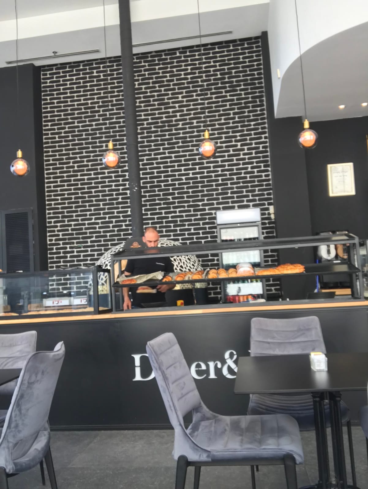 Diner& bakery