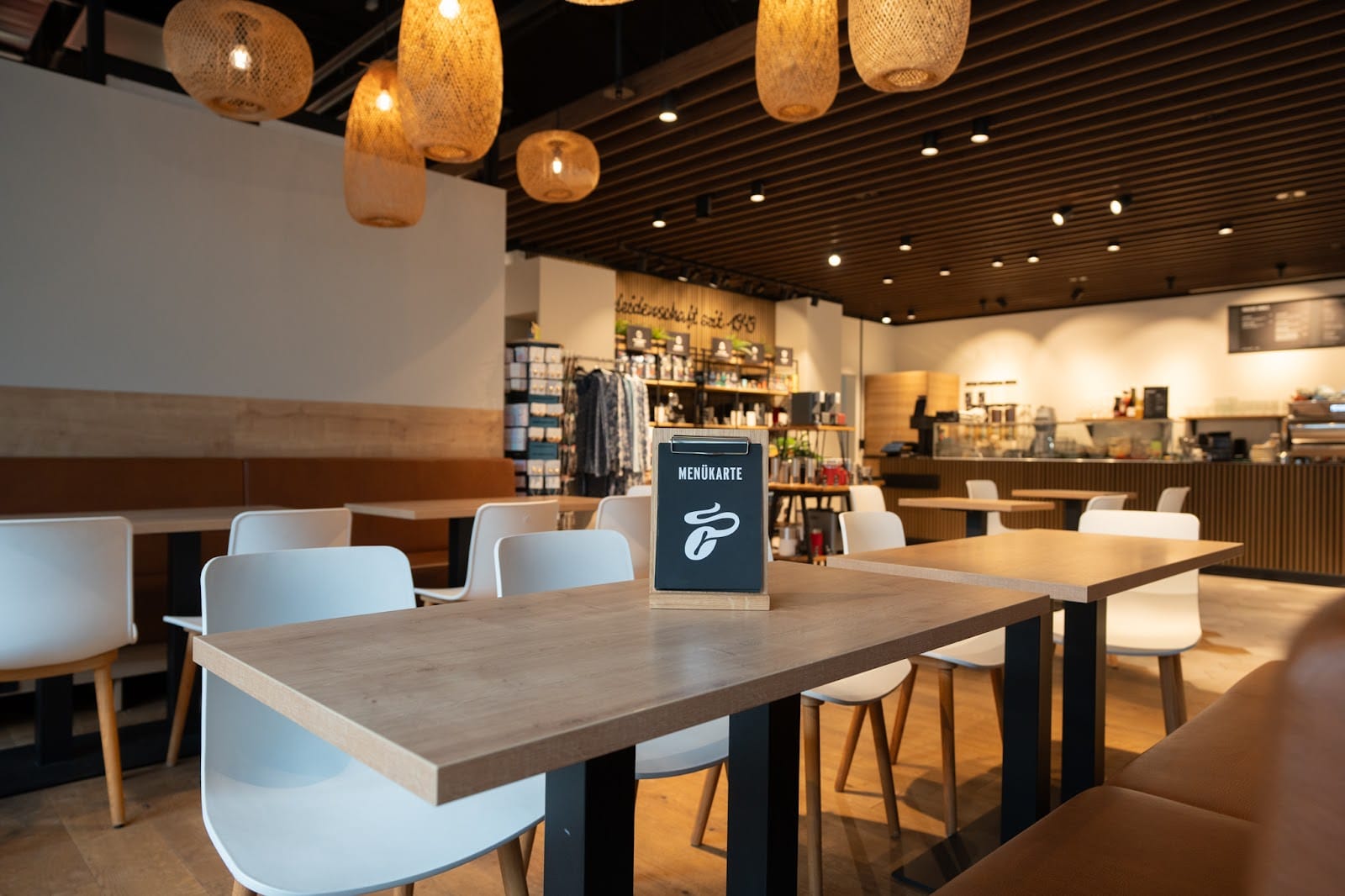 Tchibo Filiale und Kaffeebar