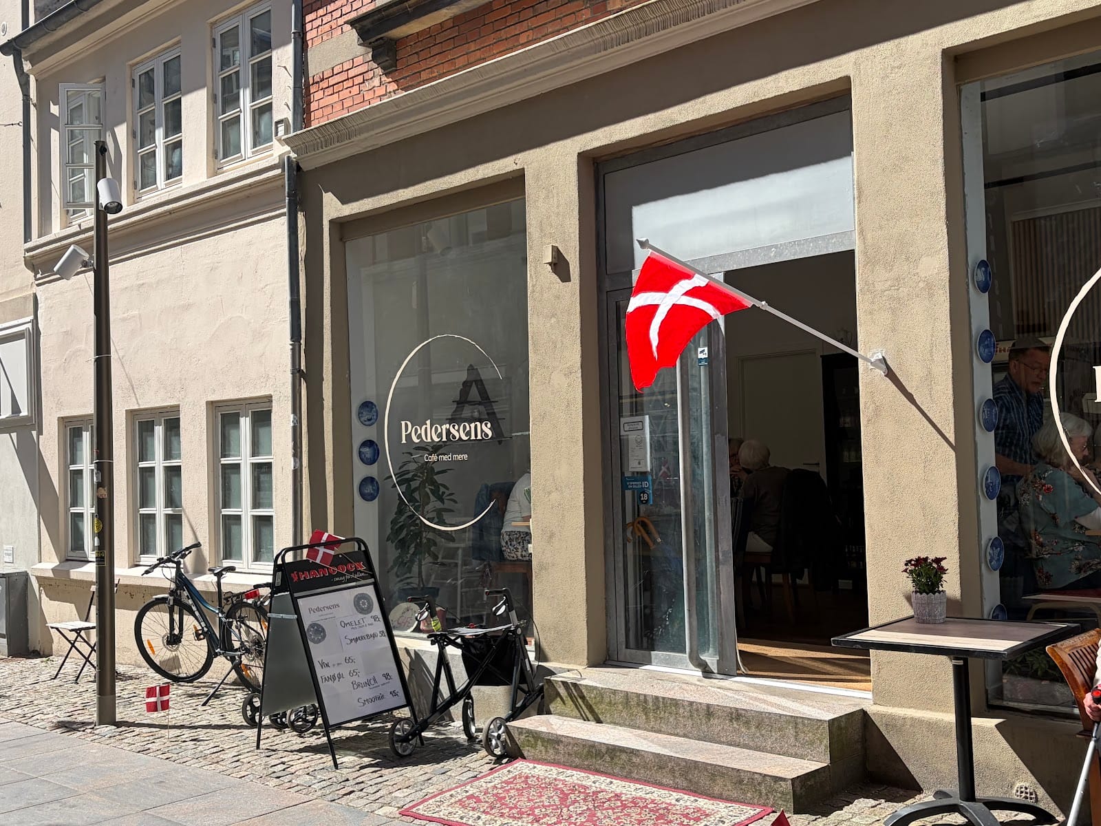 Pedersens - café med mere