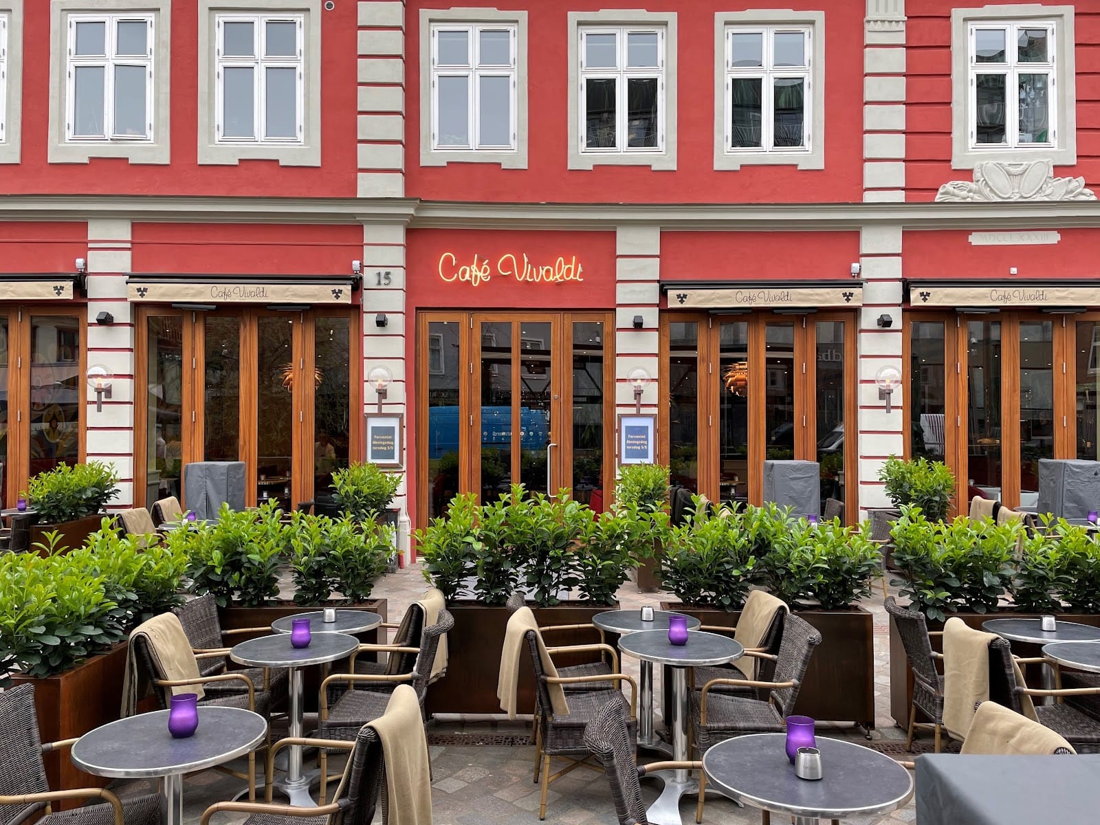 Cafe Vivaldi