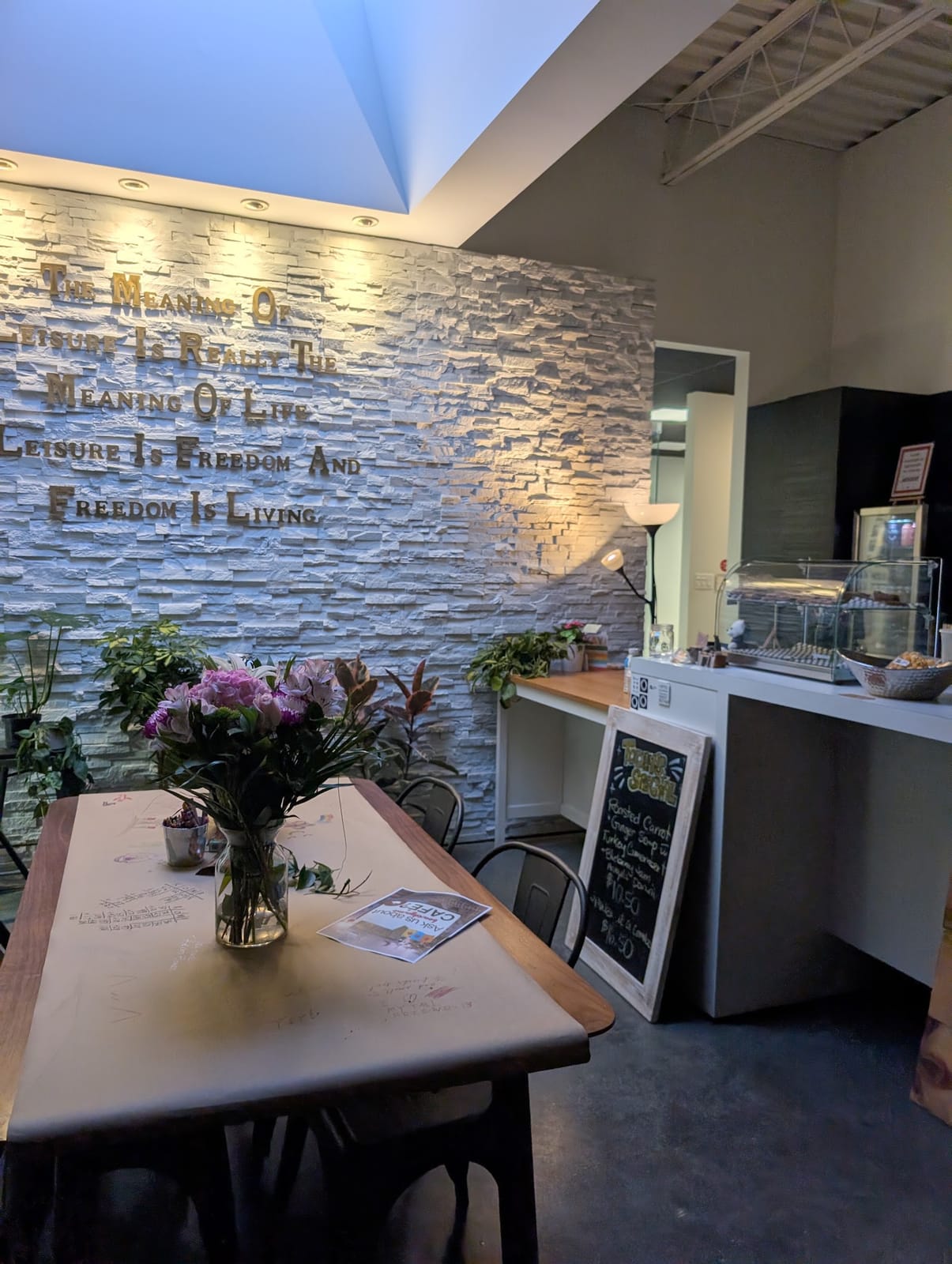 Cafe at 3L