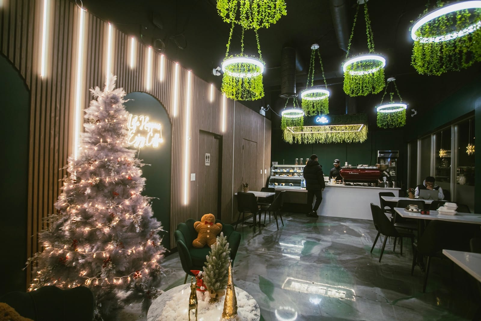 Elena's Cafe