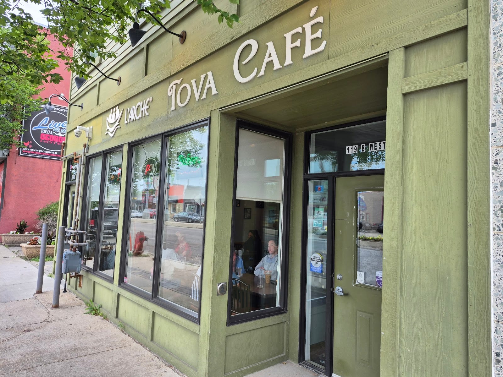 L'Arche Tova Café