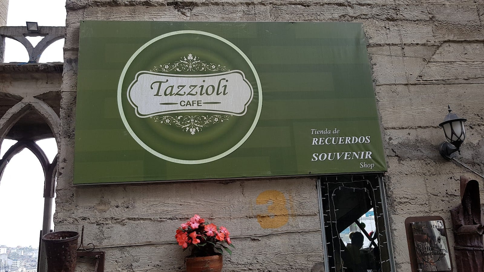 Tazzioli Café