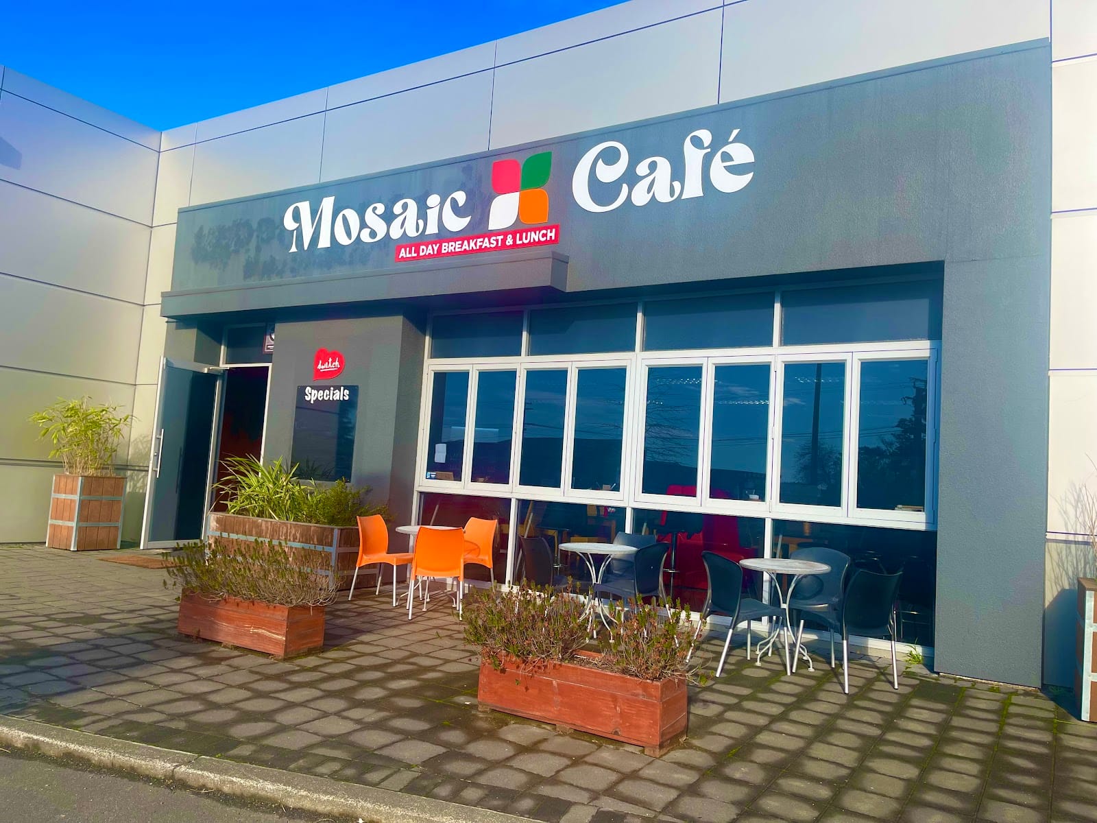 MOSAIC CAFE
