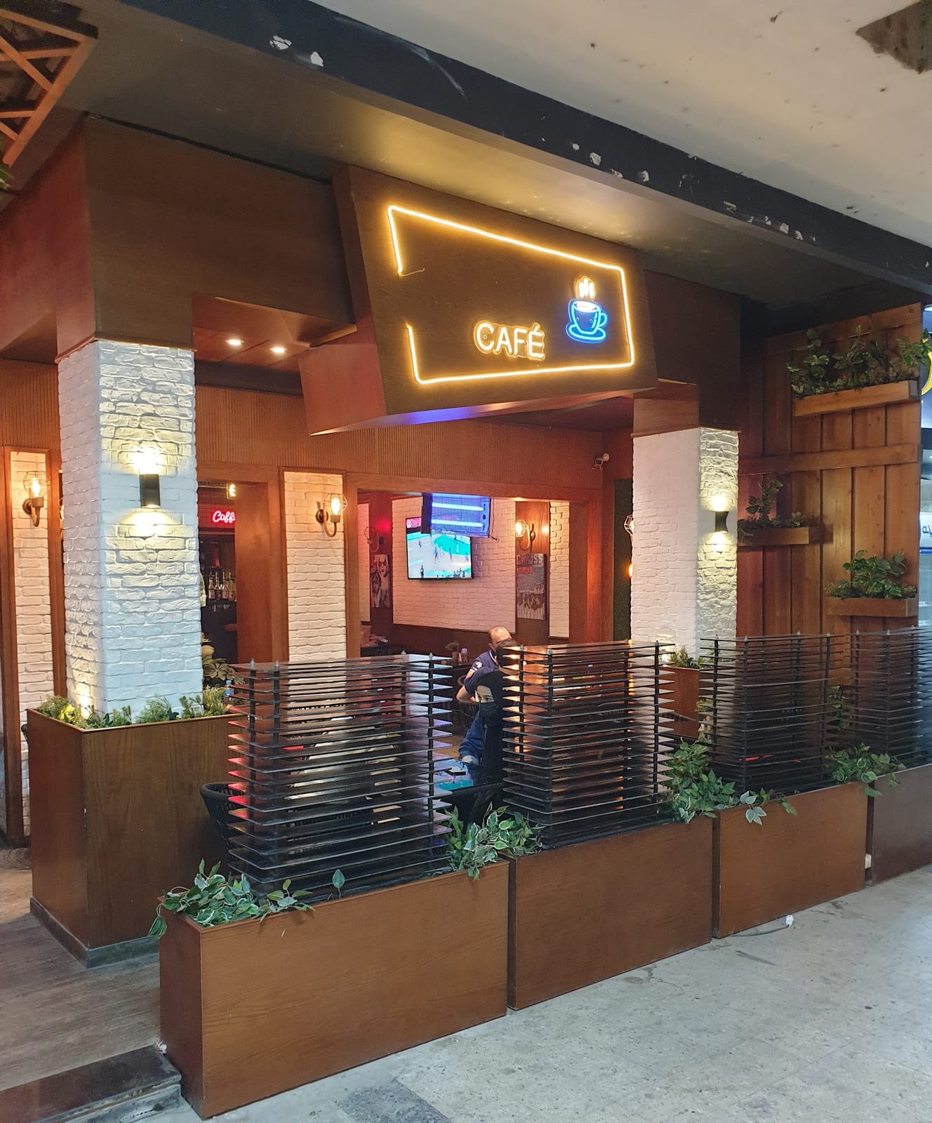 euphoria cafe and restaurant