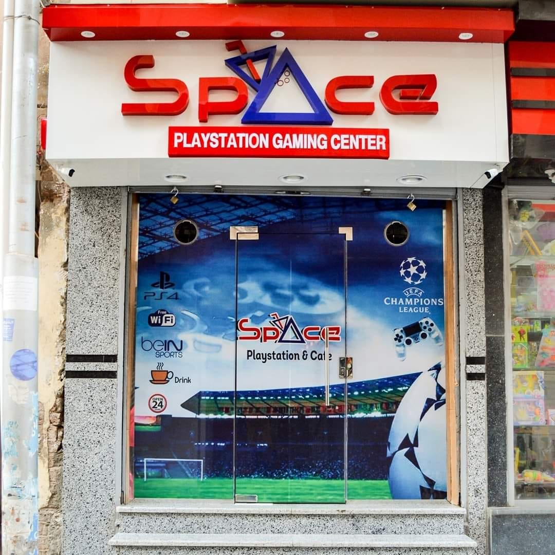 Space playstation cafe