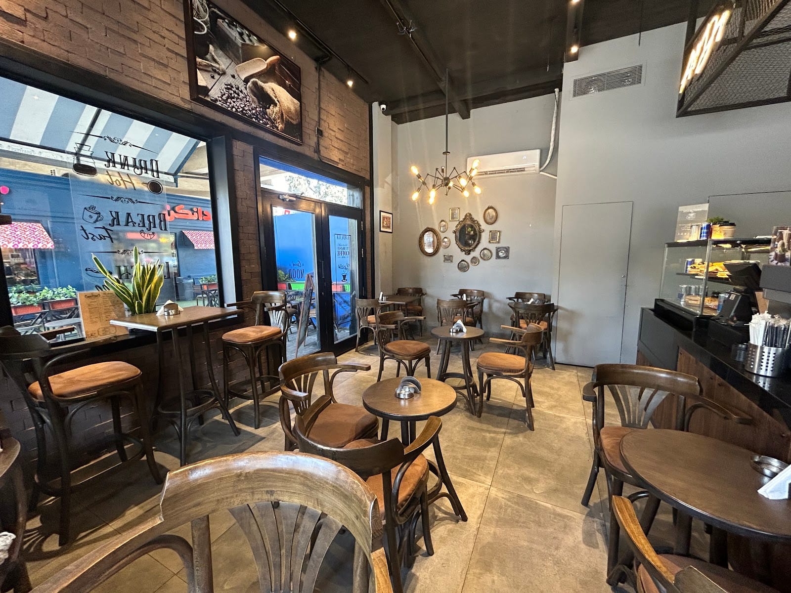 Roasters Coffee house and Tea time
