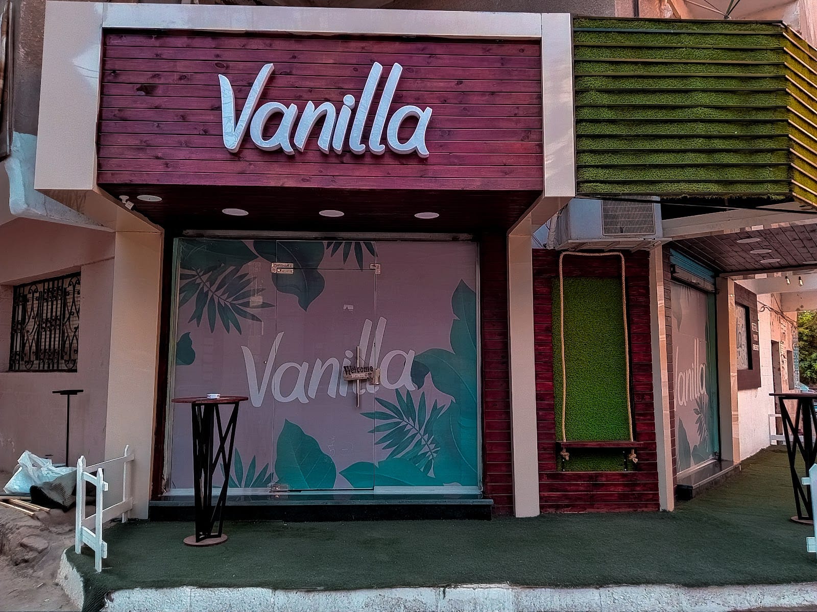 Vanilla cafe