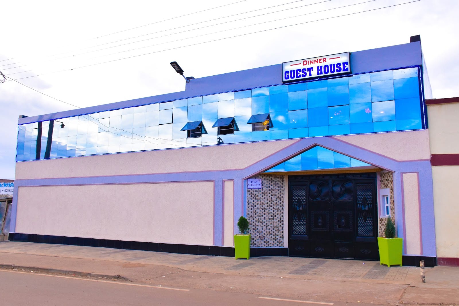 DINNER GUEST HOUSE BED And BREAKFAST(2500)