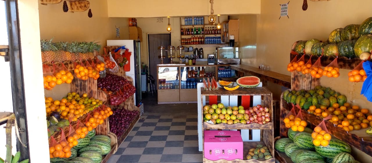 Coffee & fruit cafe
