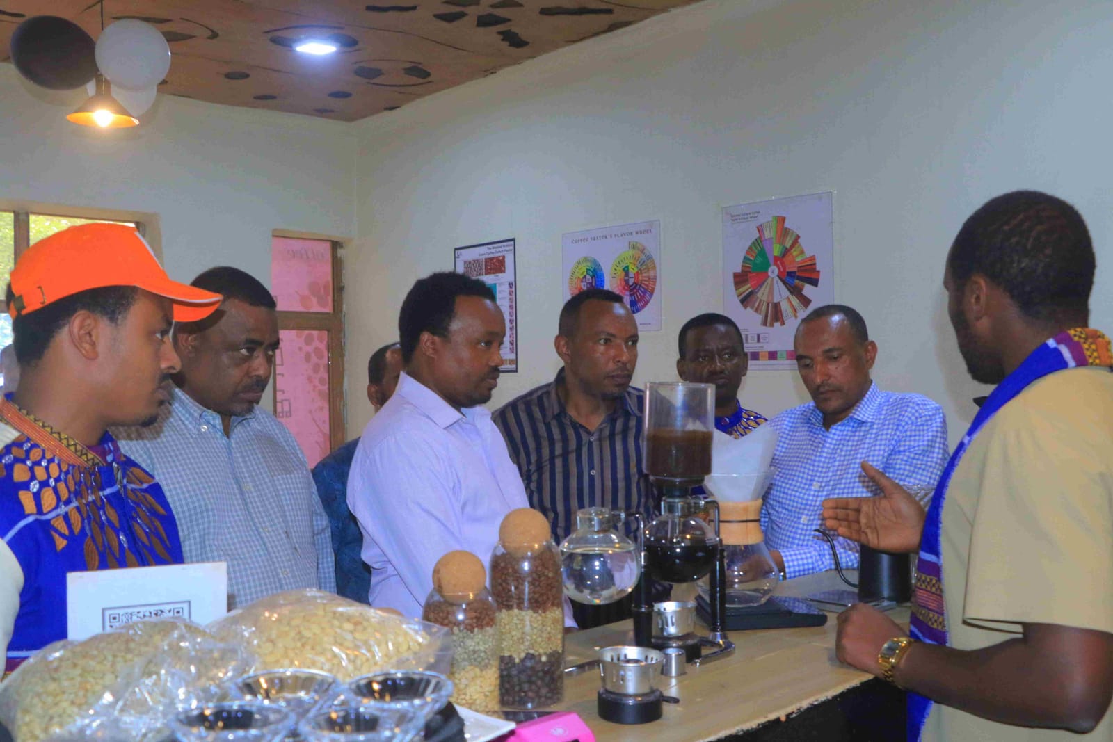 Rhema Coffee Hub - ሬማ ቱኬ photo 3