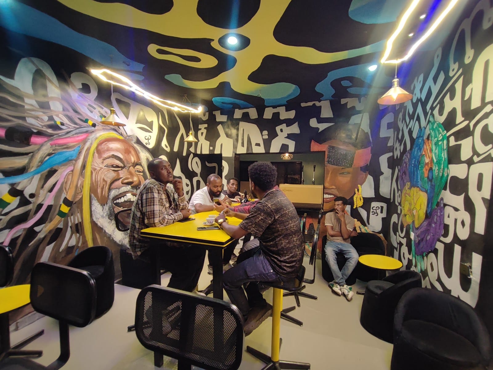F.R.I.E.N.D.S COFFEE AND JUICE