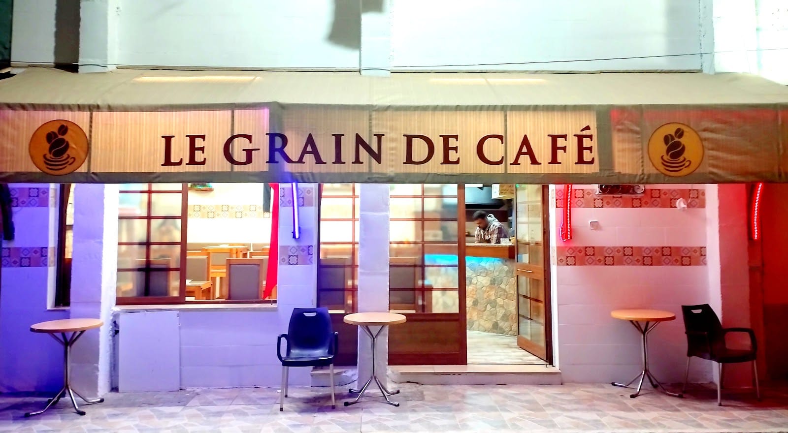 Le grain de café (BIKE NOMADS COFFEE SHOP)
