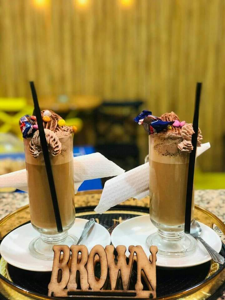 CAFÉ BROWN