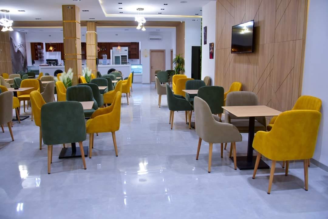 Hashtag cafe resto
