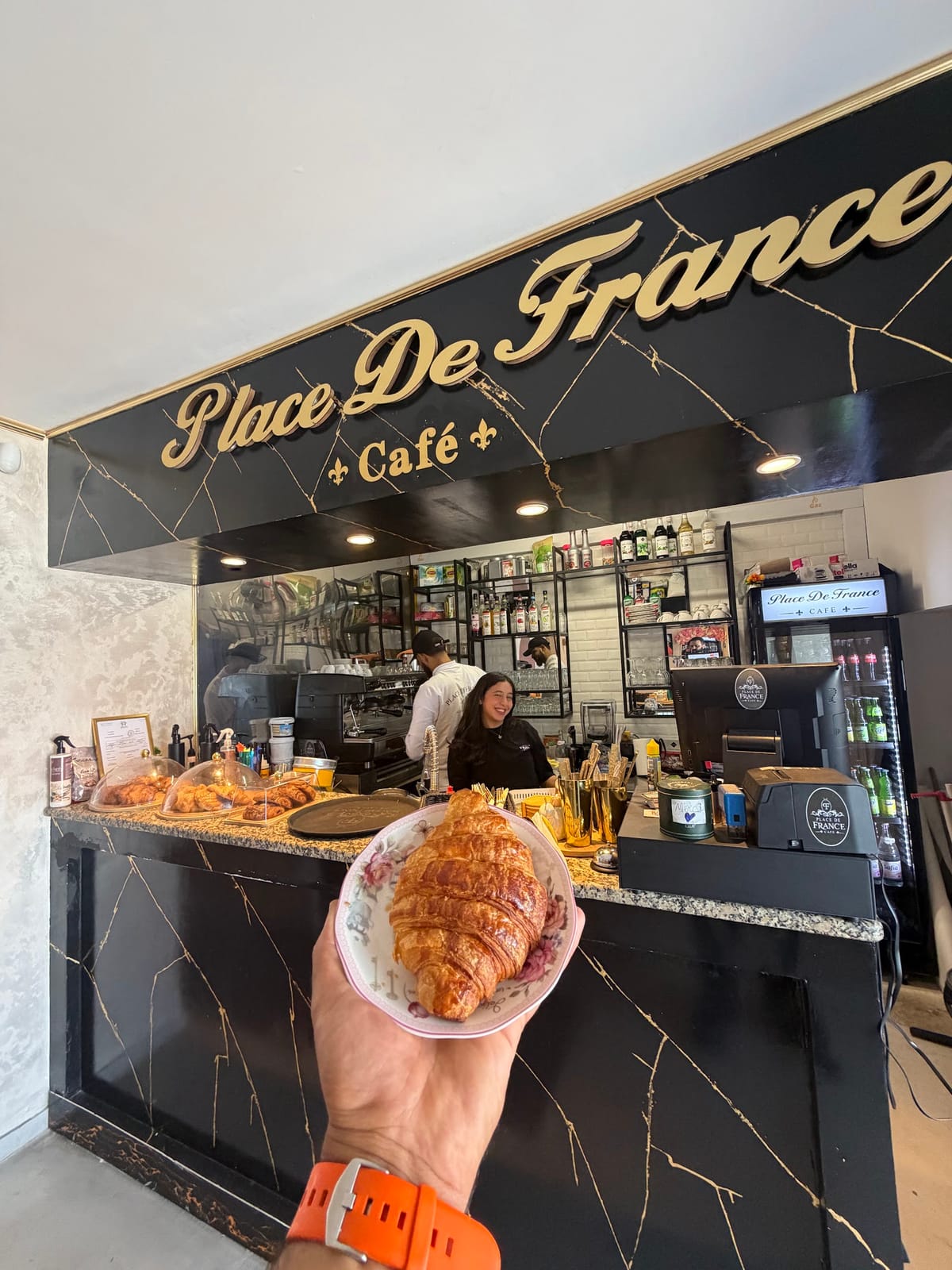 Place de France café