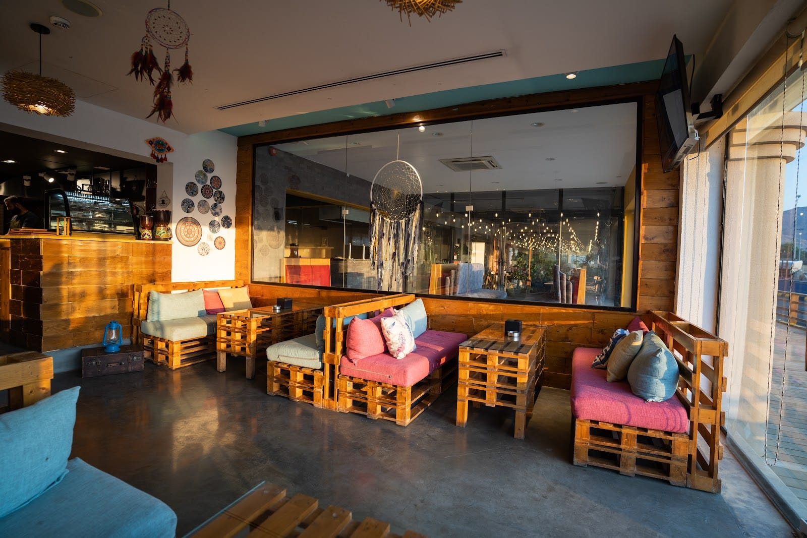 Ella restaurant & café