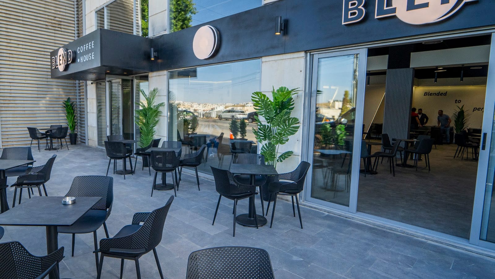 Blend Coffee House Dahyet Al Nakheel