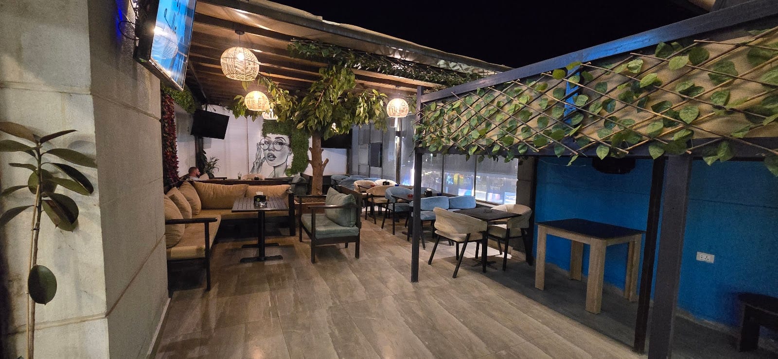 Island rooftop cafe