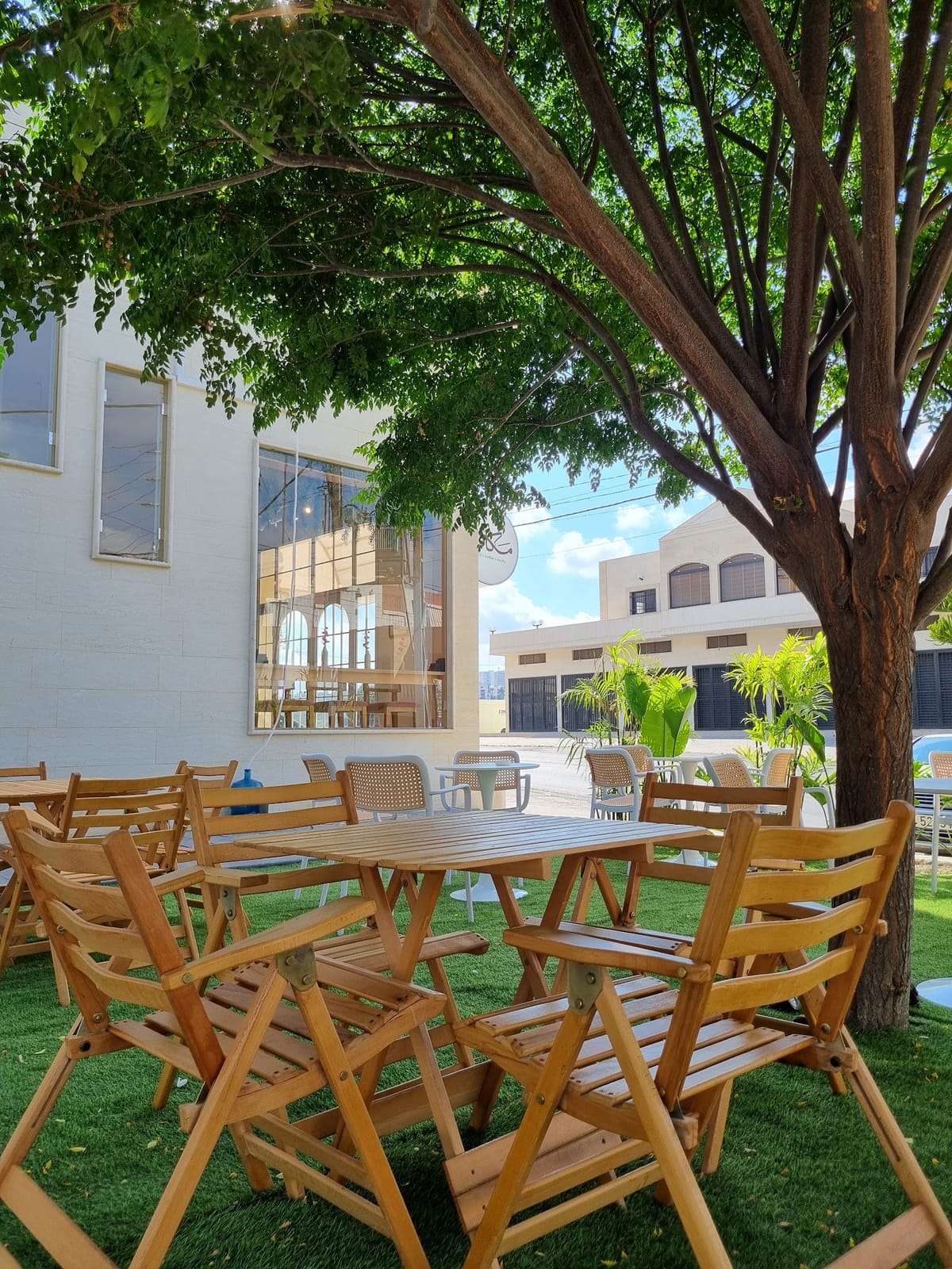 Makan coffeeshop - مكان