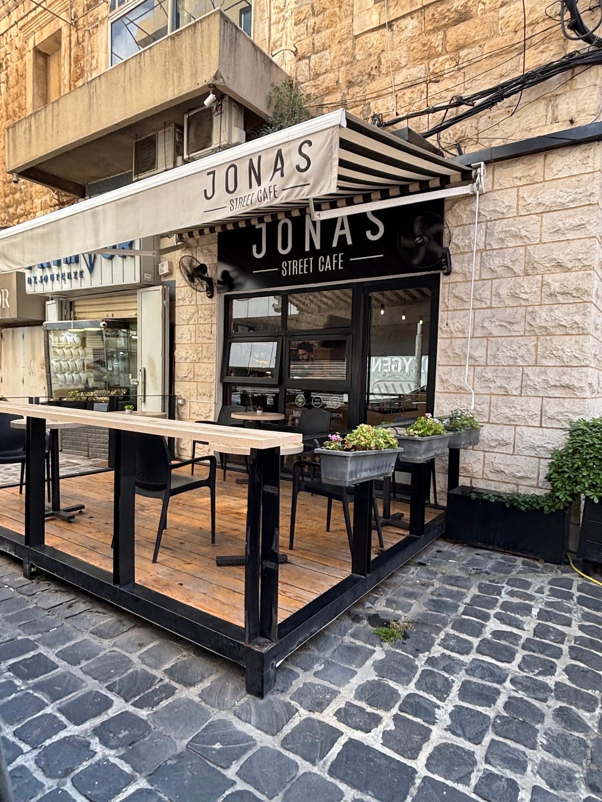 Jonas Street Cafe - jounieh