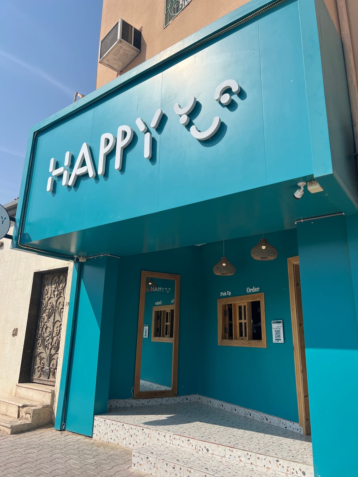 Happy cafe