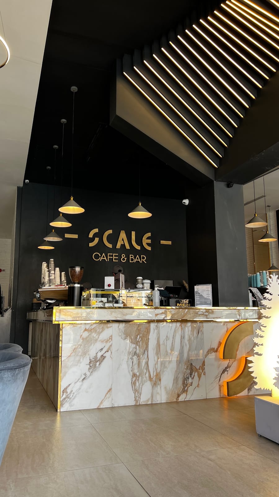 Scale Cafe & Bar