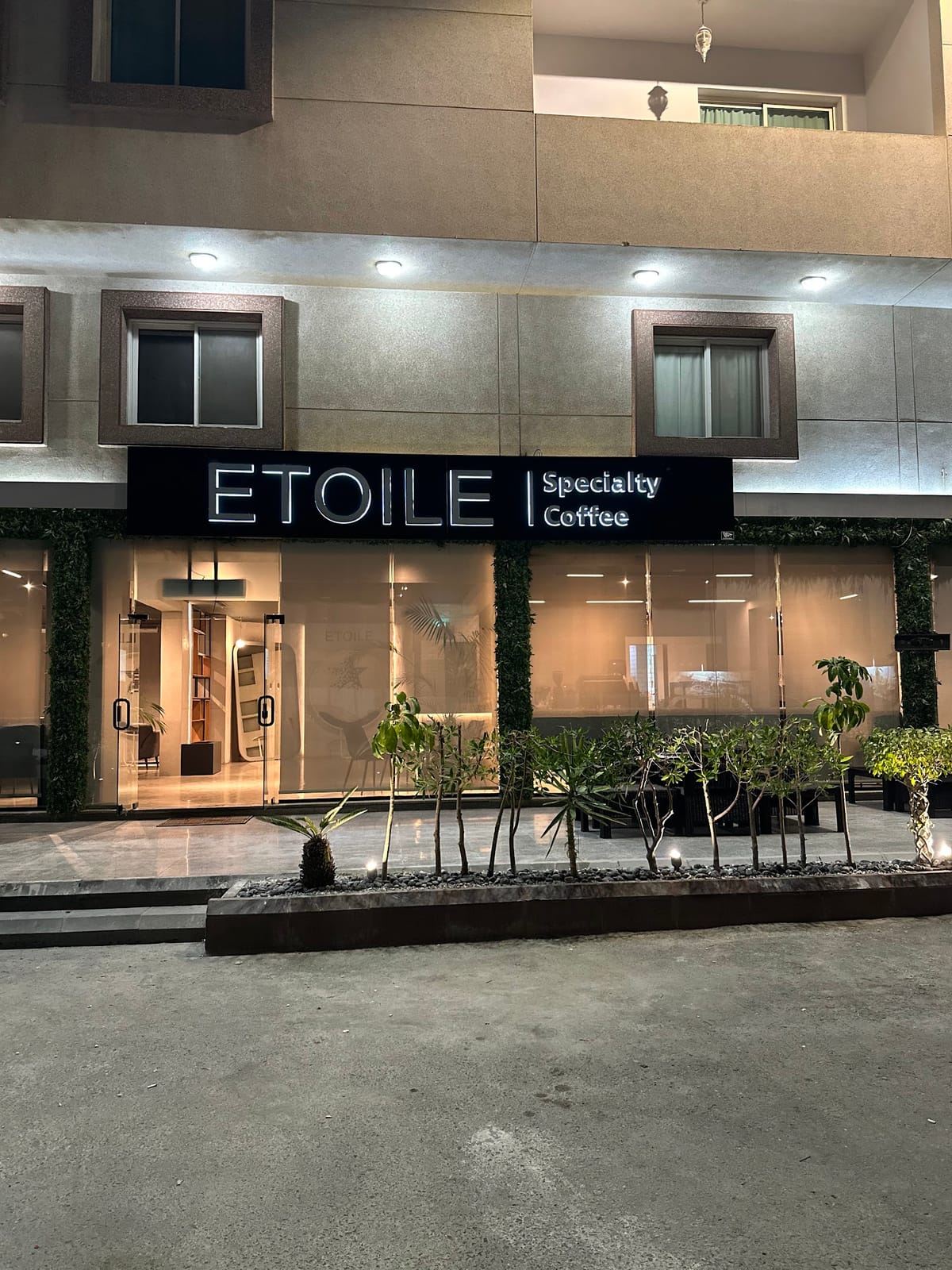 Etoile Cafe
