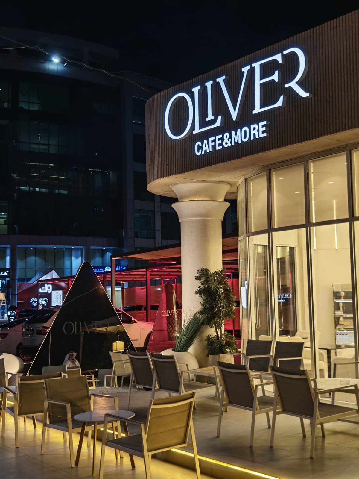 Oliver cafe fhaheel