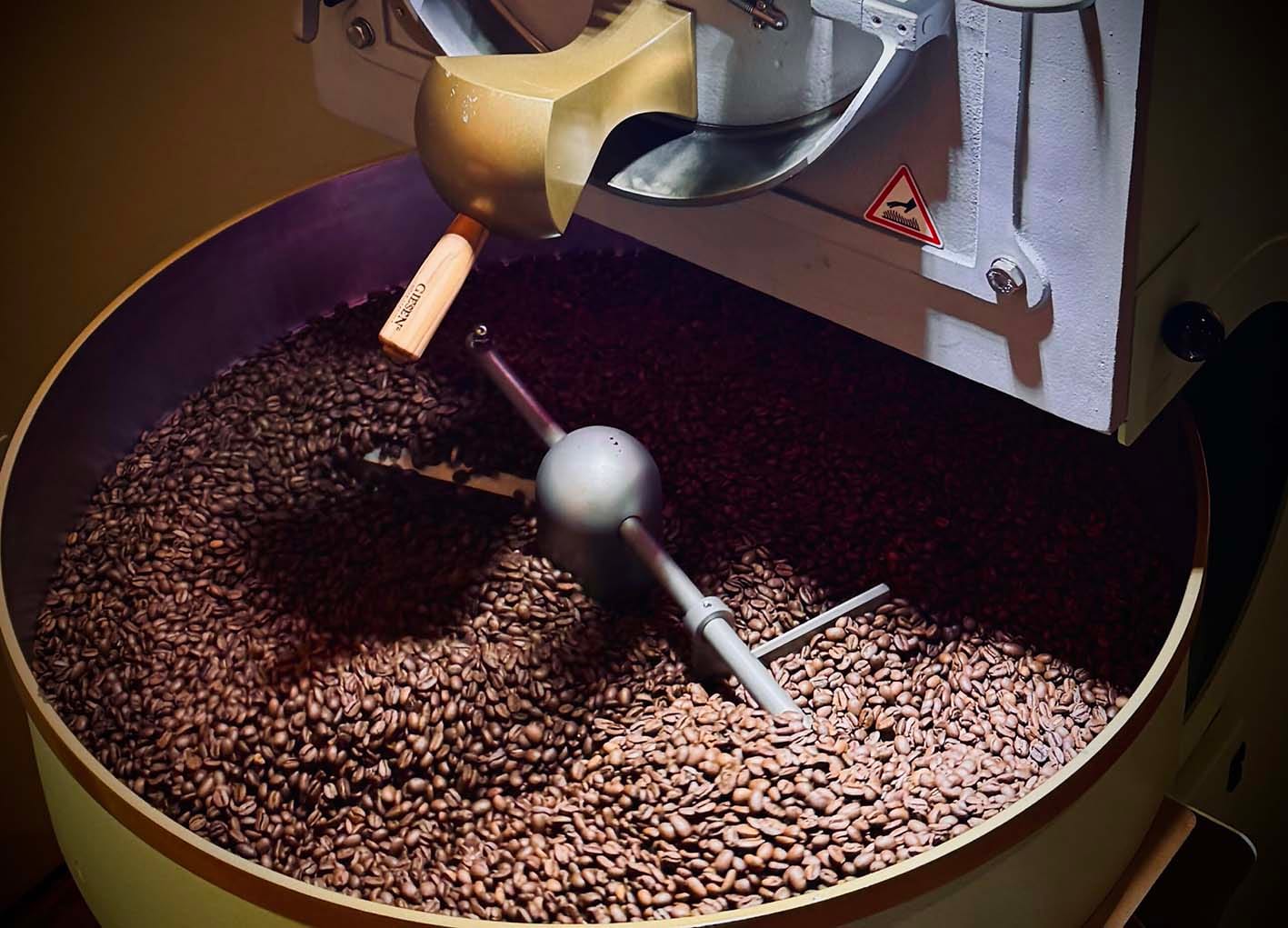 Aroma Roastery photo 2