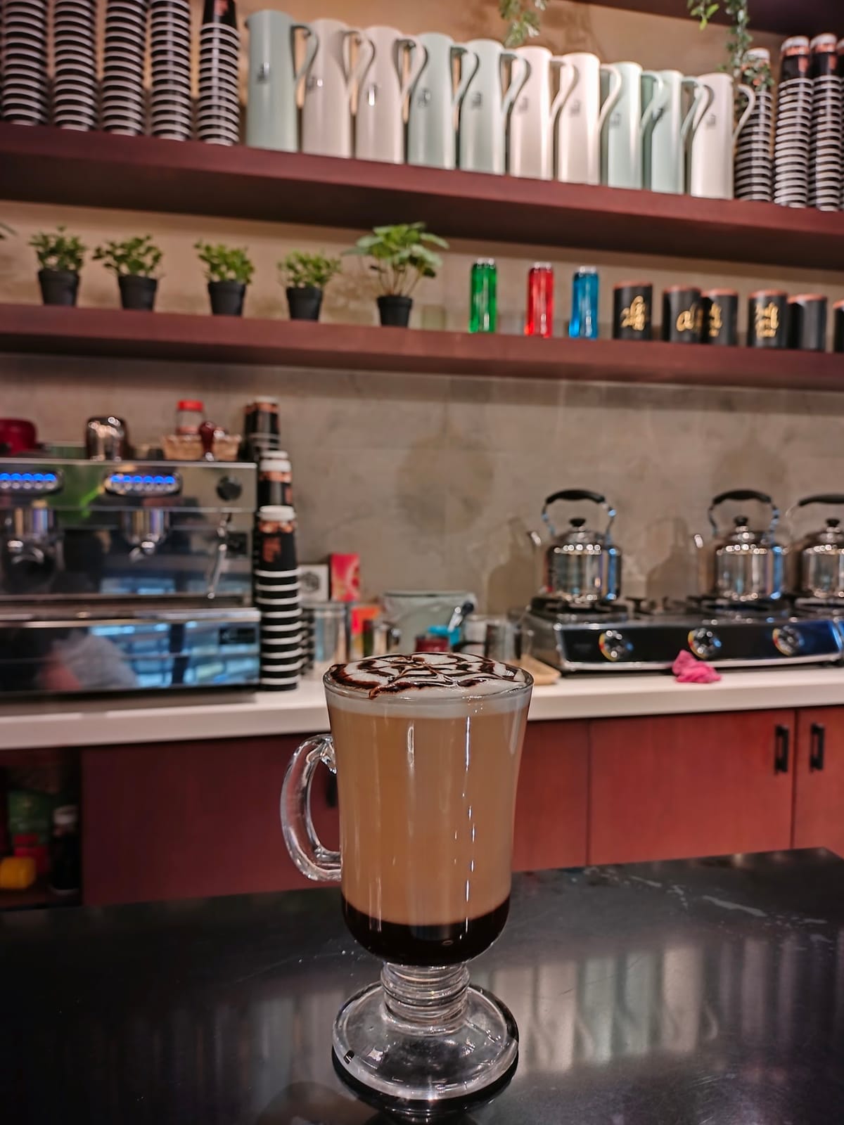 La-Tea Town Cafe, Seef
