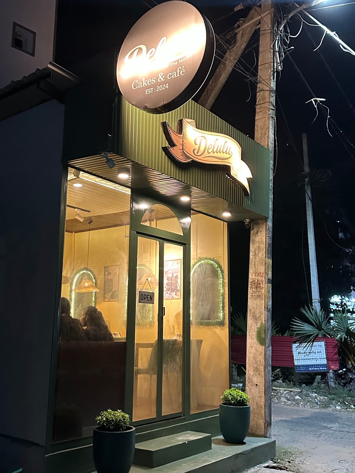 Delulu Cafe
