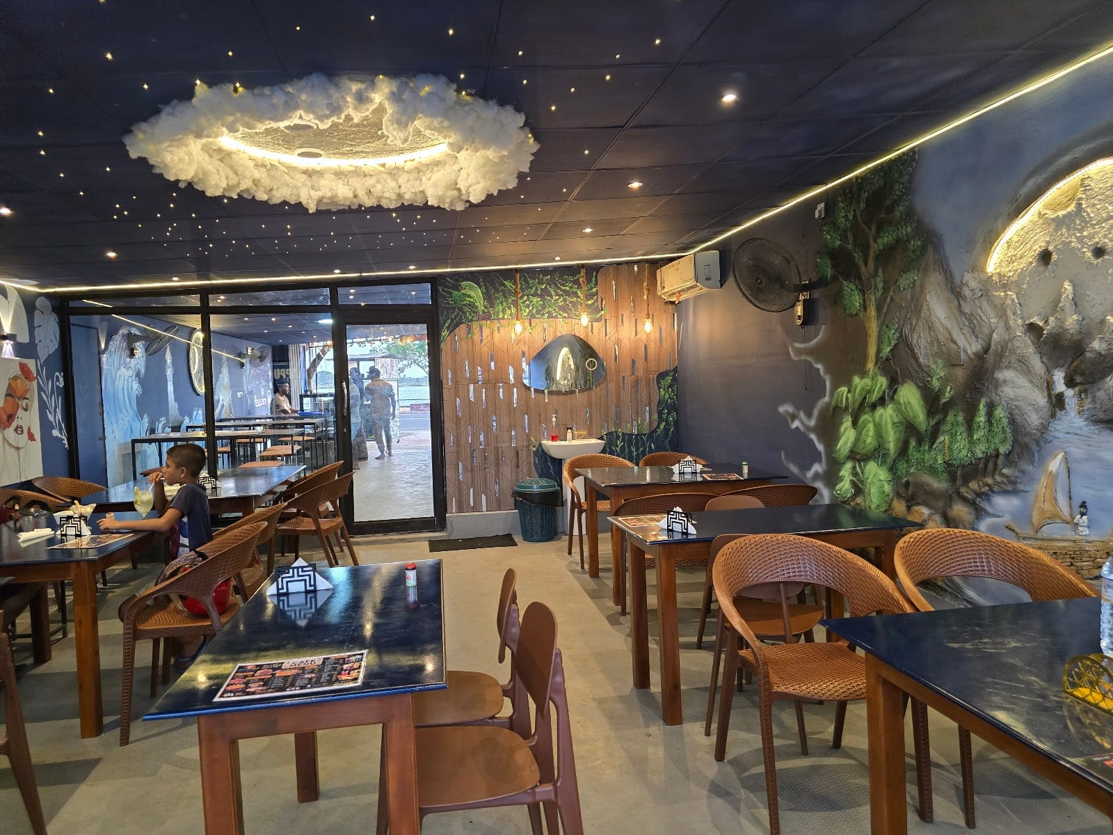 Cafe Moon Light