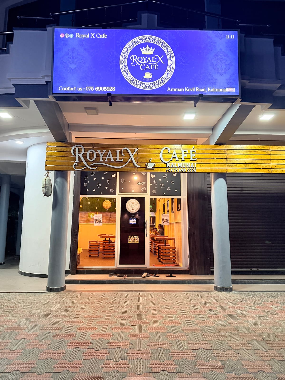 RoyalX_Cafe