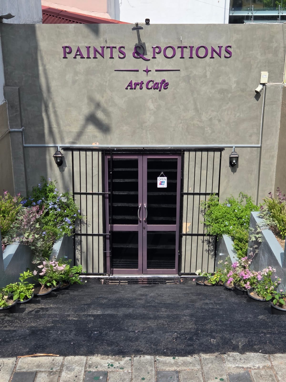 Paints & Potions - Art Cafe