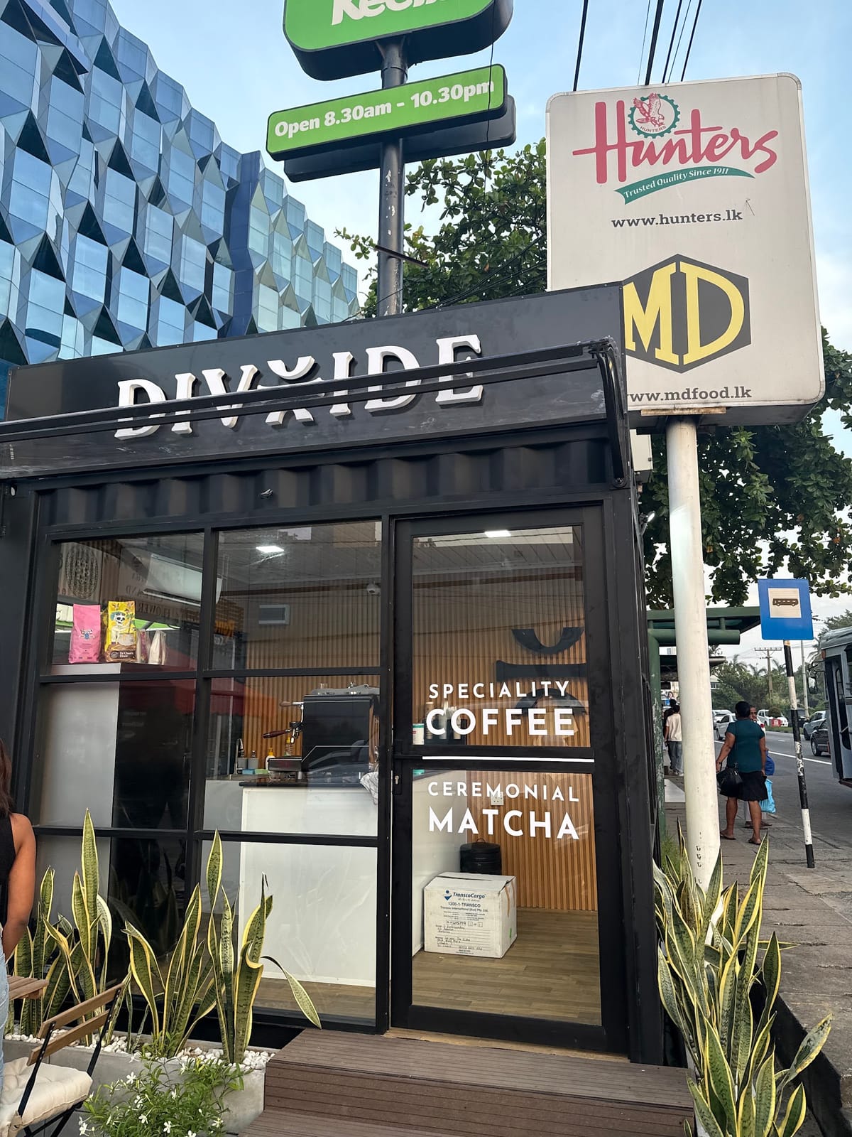Divide Coffee & Matcha Rajagiriya