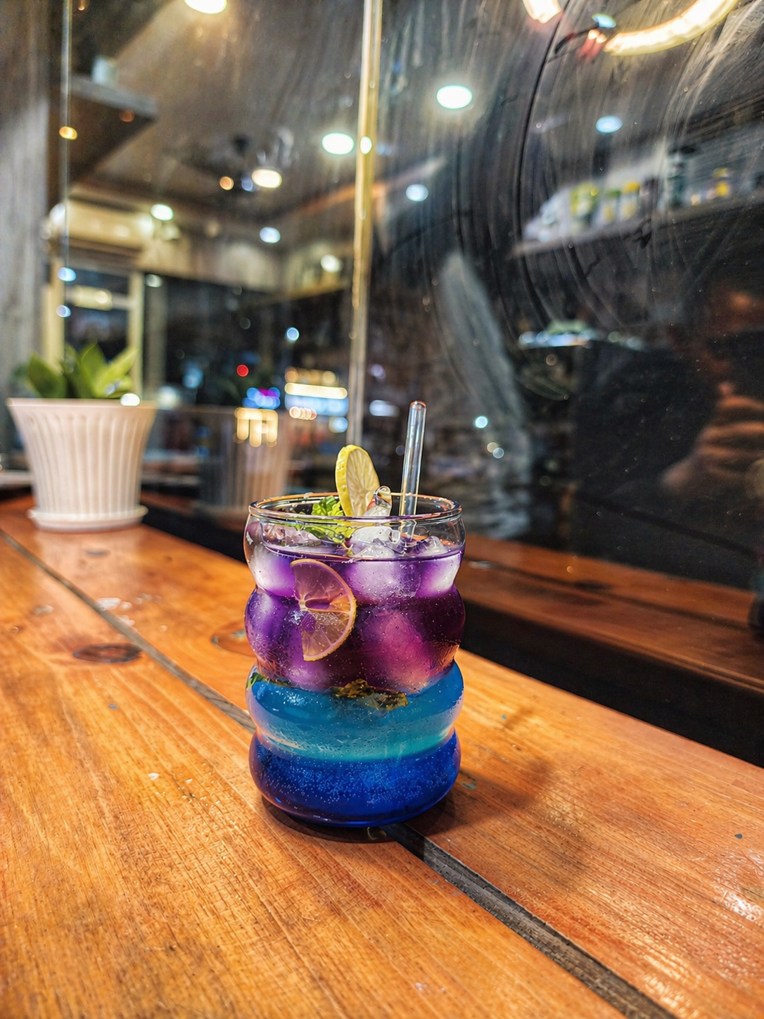 Elora dinning, bar & cafe