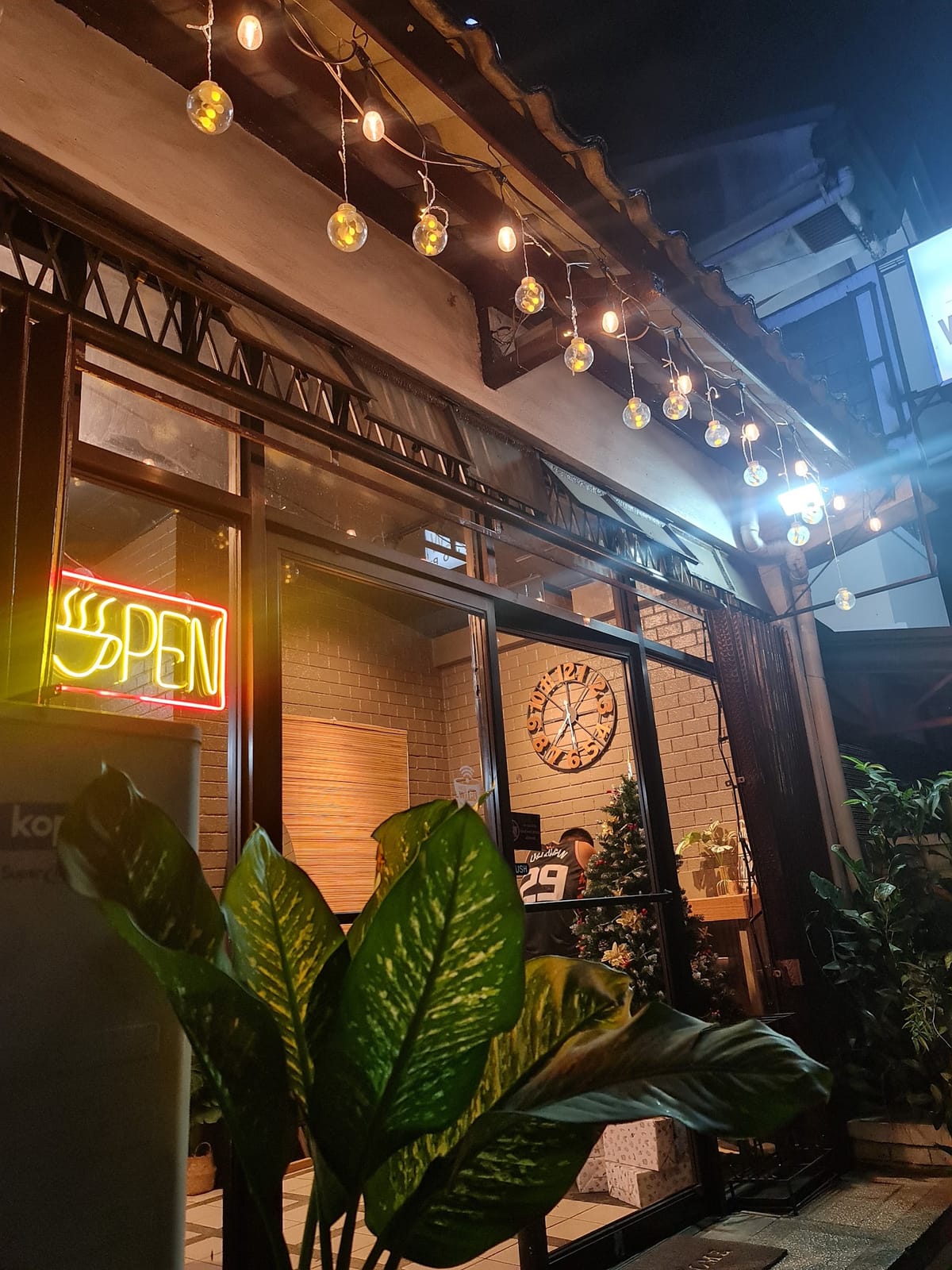 Wazzup Brew Coffee Shop