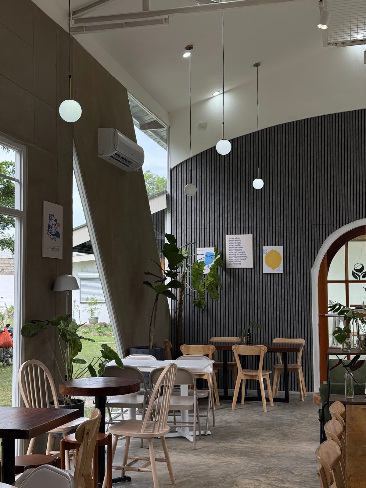 Apostrophe Cafe (Uptown)