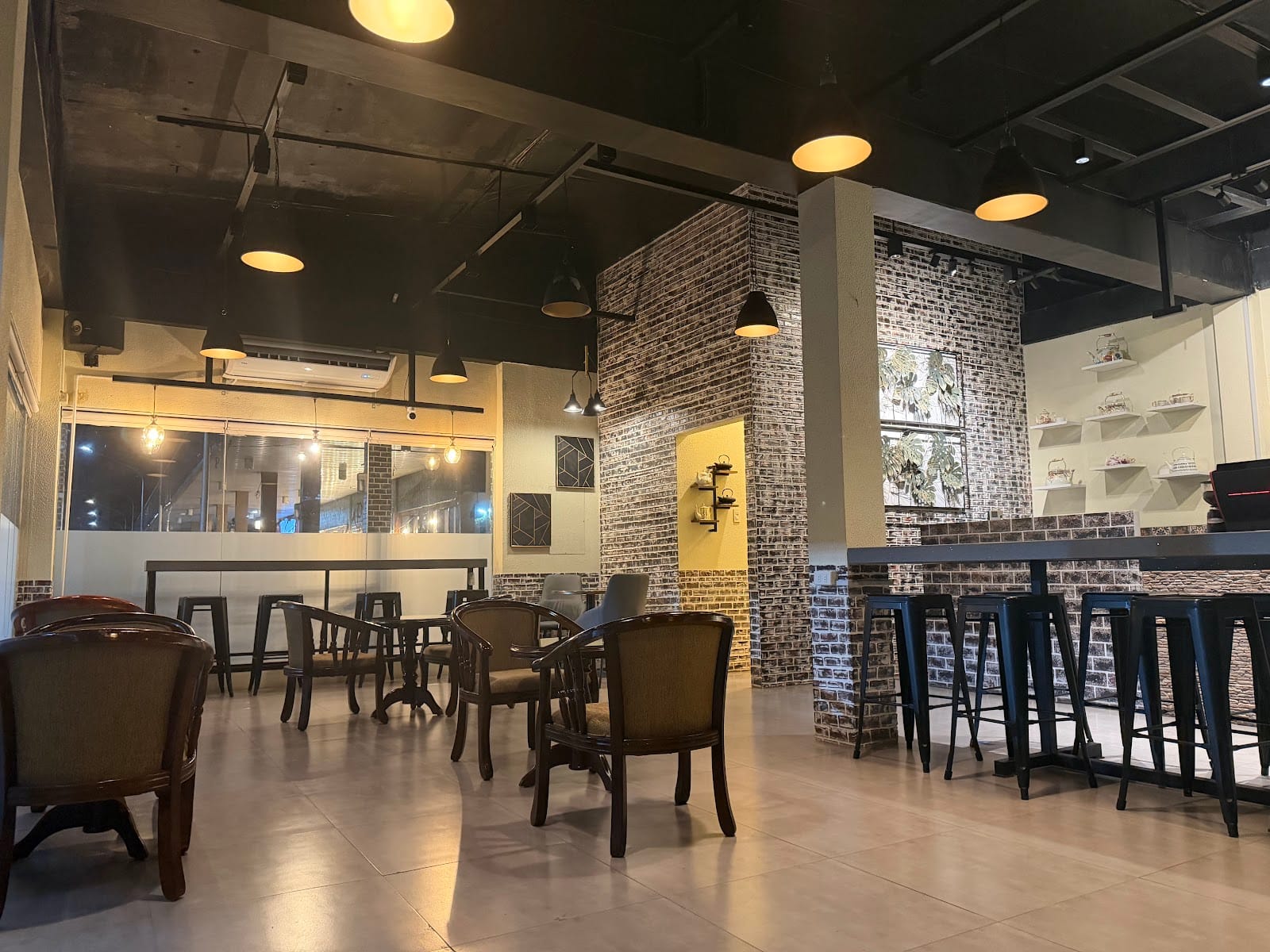 Yuri's Coffee Roaster Cafe