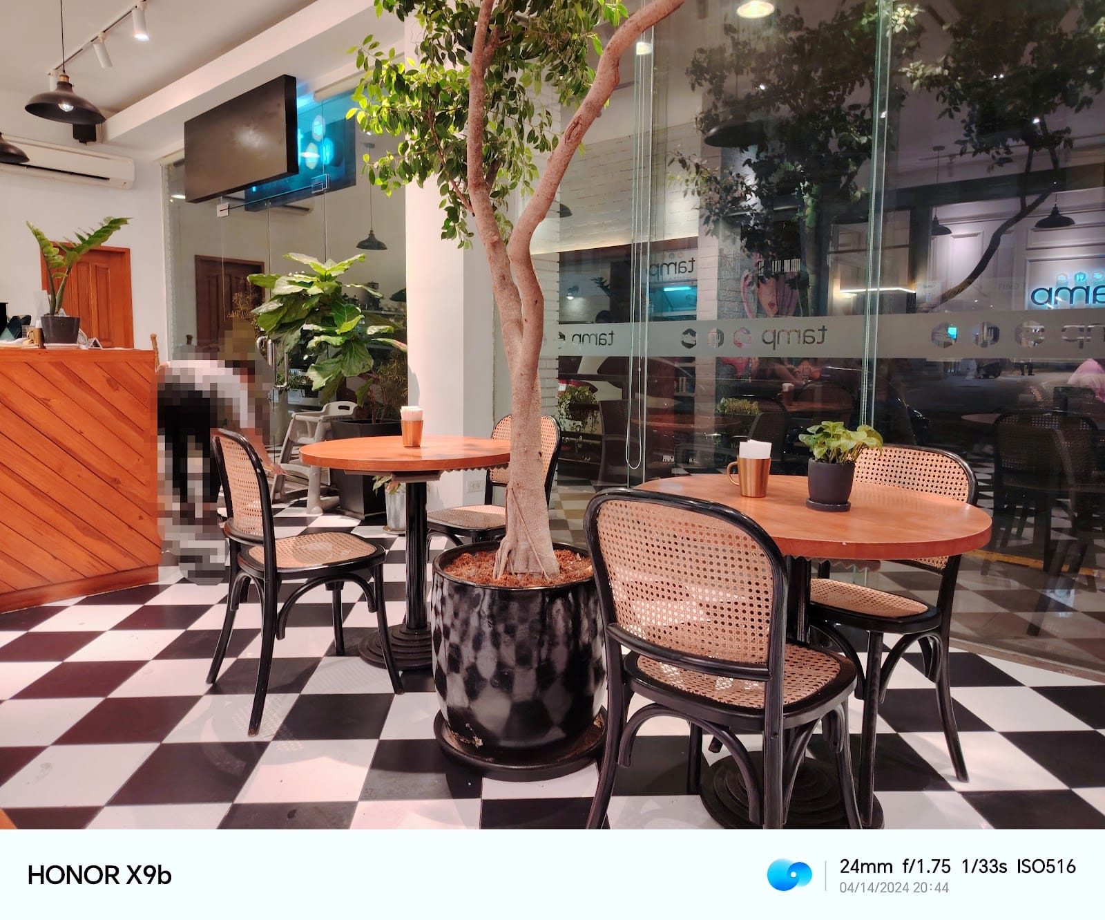 Tamp Cafe & Co. LAHUG