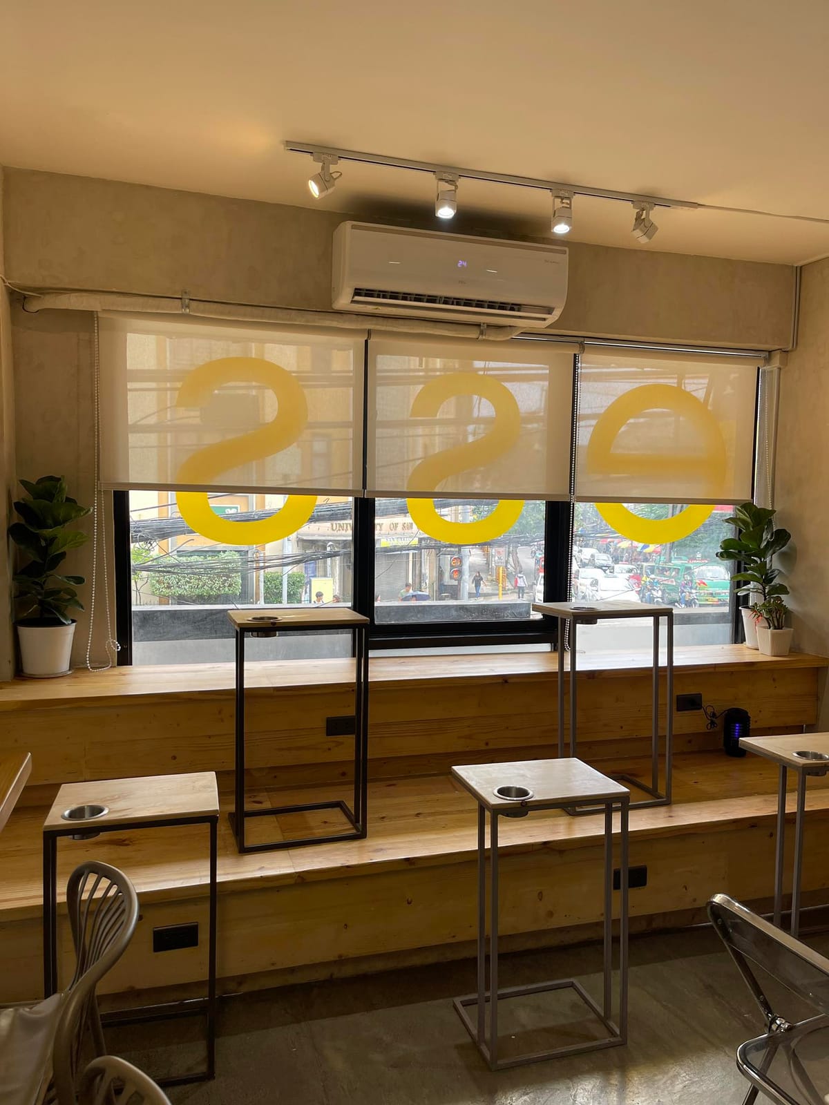 Ess Cafe