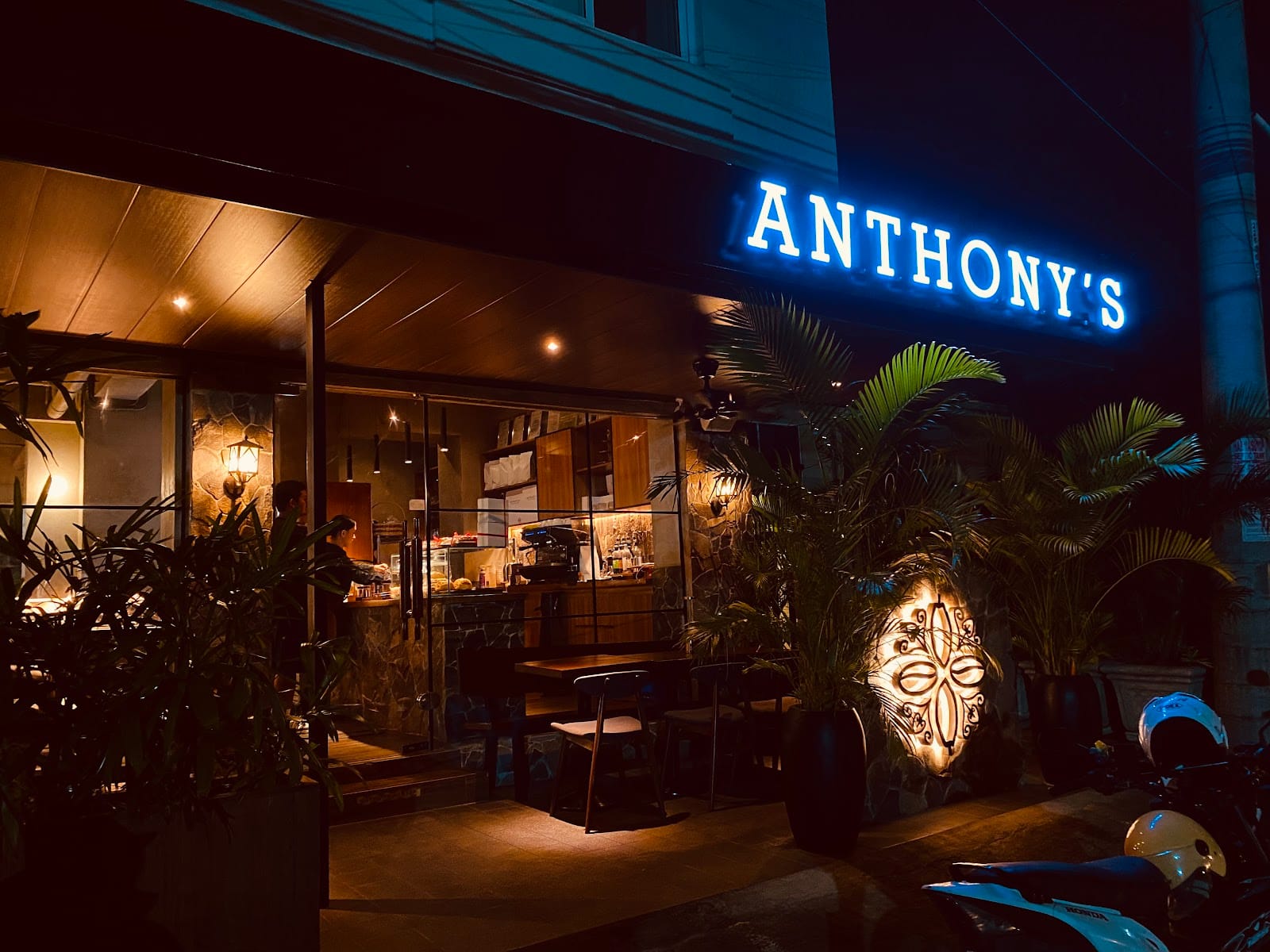 Anthony’s Cafe