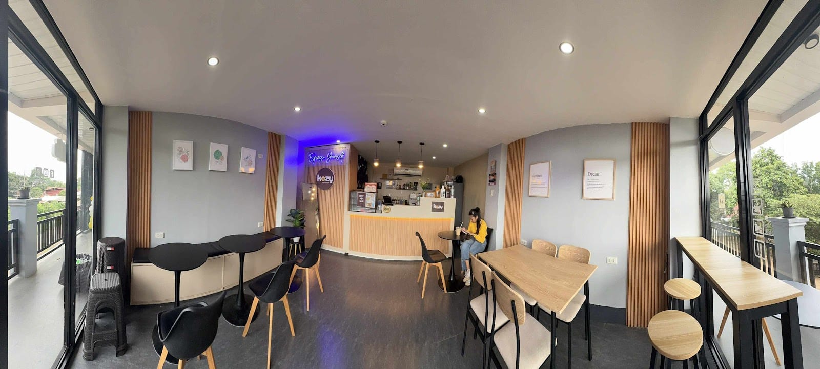Kozy Cafe