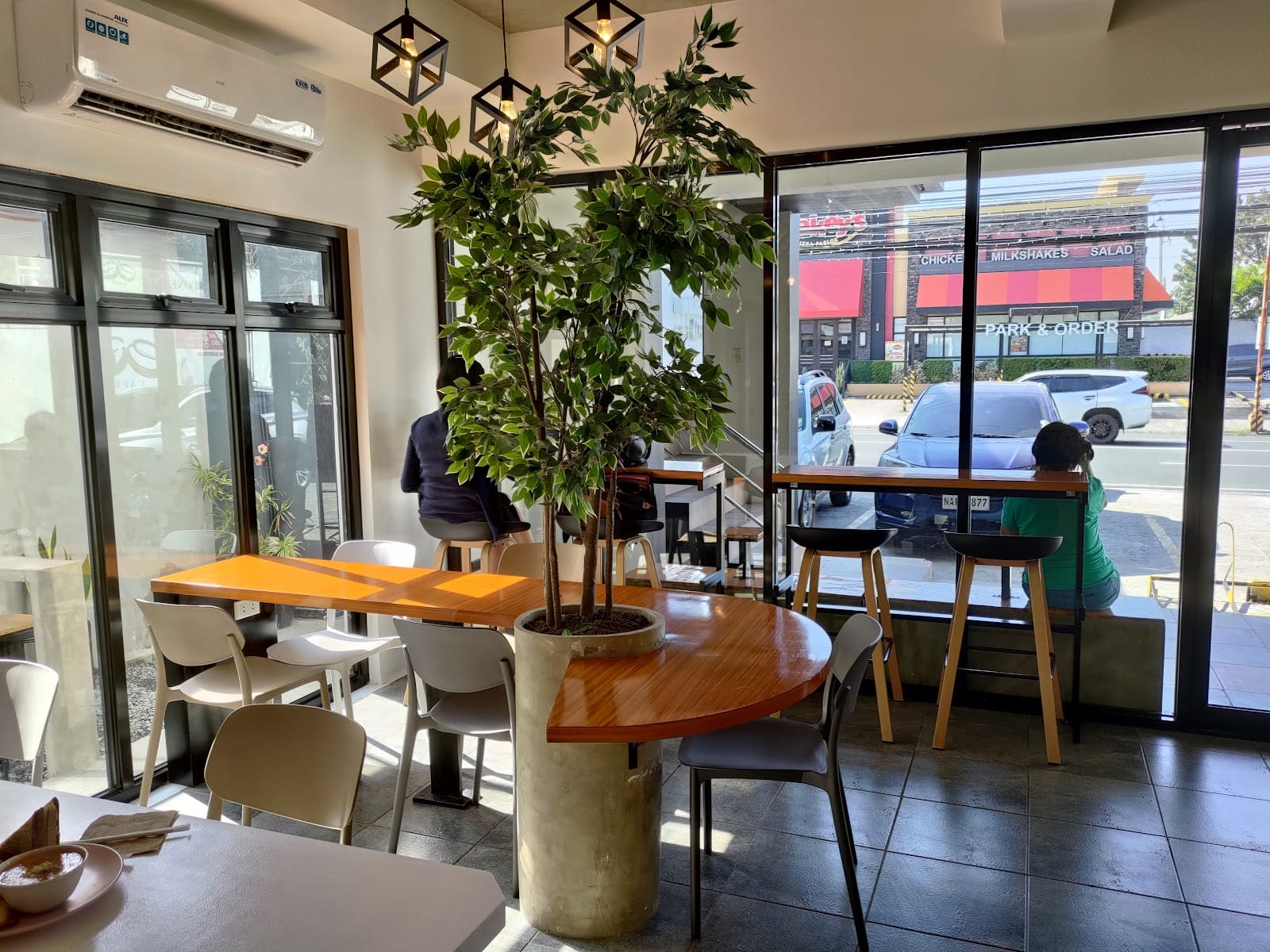 33 Cafe