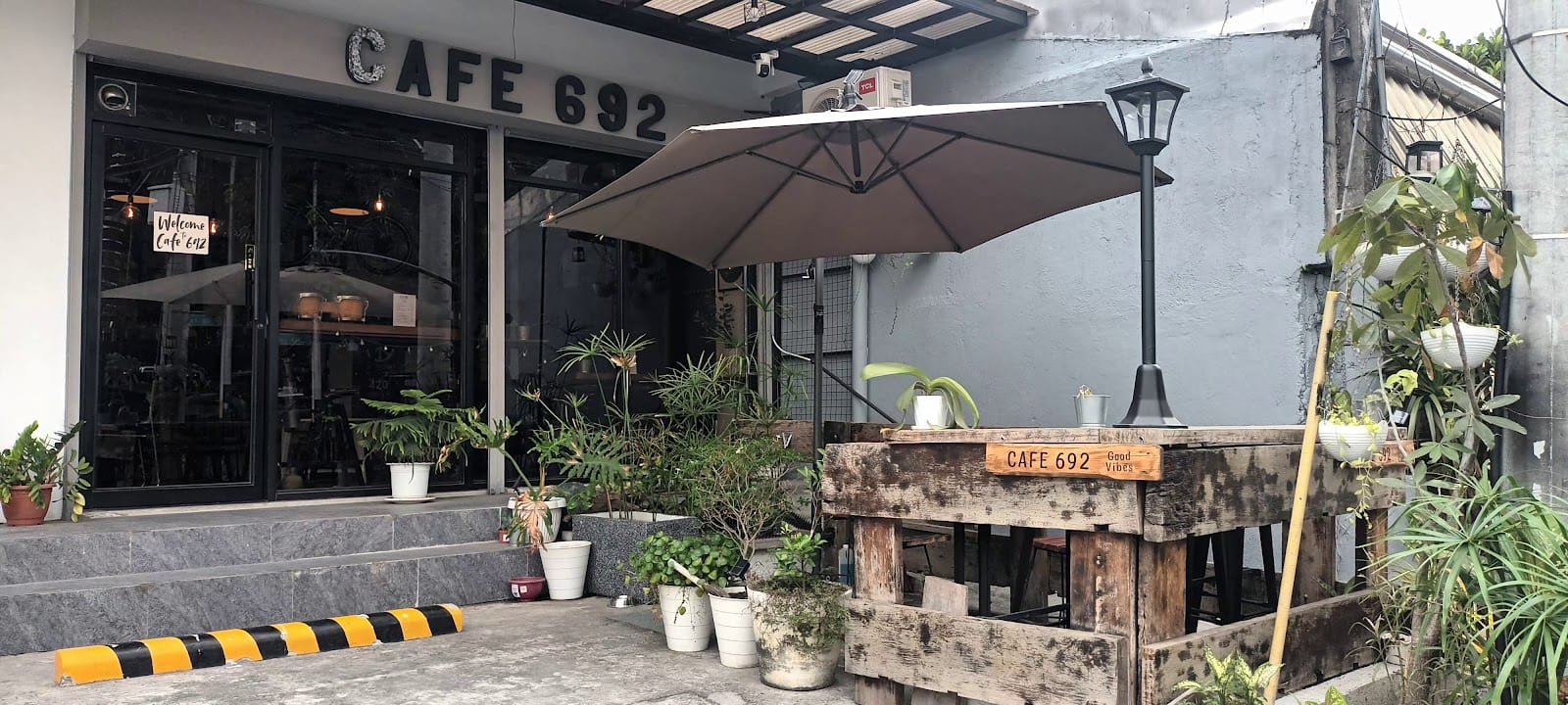 Cafe 692