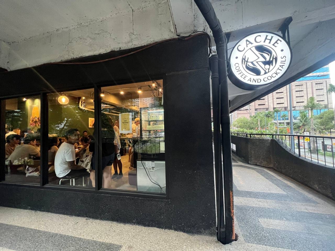 Cache Coffee & Cocktails