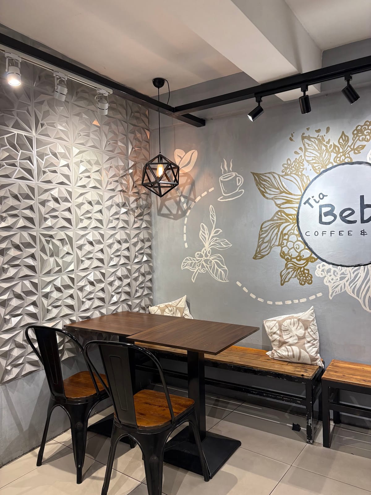 TiaBeb's Coffee & Tea