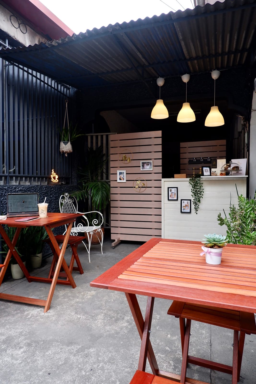 Daily Cup Cafe
